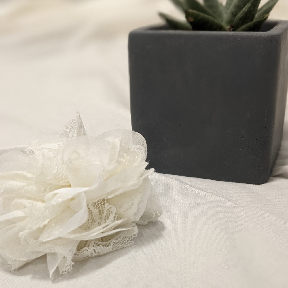 Headband with lace flower